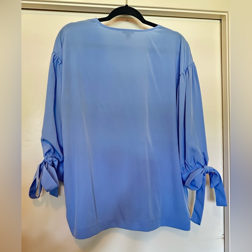Ann Taylor V-Neck Blouse with Tied Bow Sleeves in Beautiful Sky Blue - Picture 3 of 8